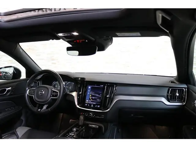 Volvo V60 2.0 T8 Twin Engine AWD R-Design | Adaptive cruise | Trekhaak | Stoelverw. V+A | Carplay |...