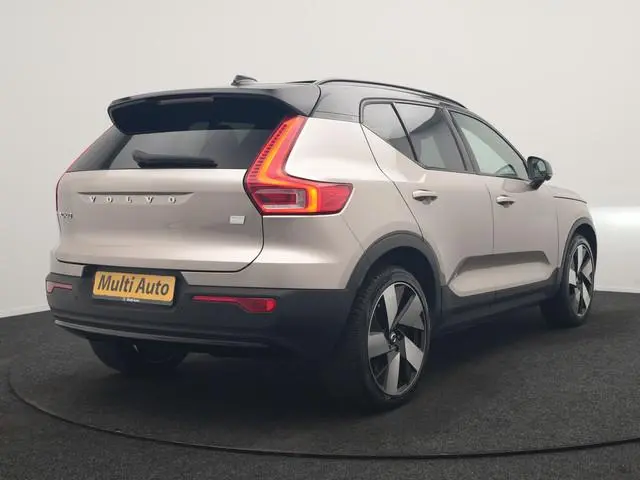 Volvo XC40 Recharge Ultimate 69 kWh 232pk Dealer O.H. | Trekhaak Af Fabriek | Panodak | Warmtepomp |...