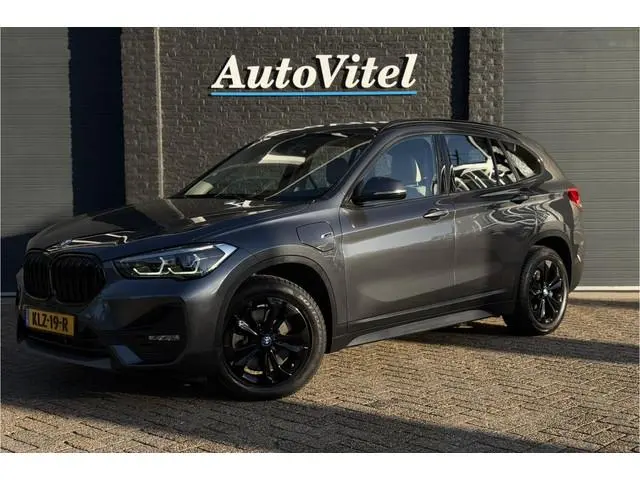 BMW X1 xDrive25e | Leder | Camera | Head-Up | Groot Navi | LED | Elektrische Klep