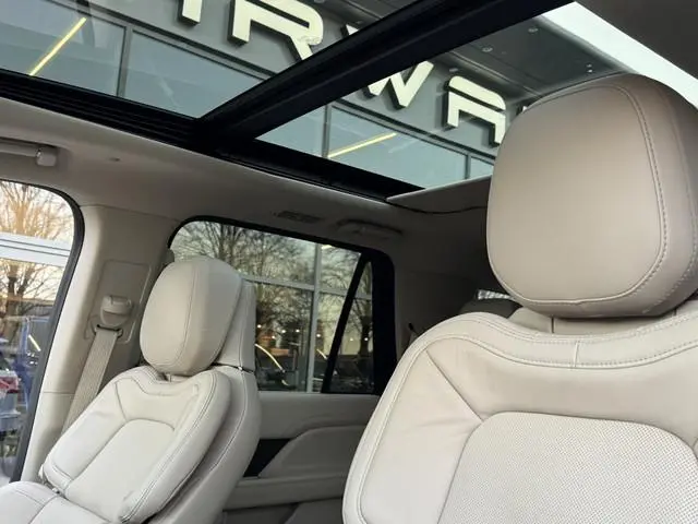 Lincoln Navigator