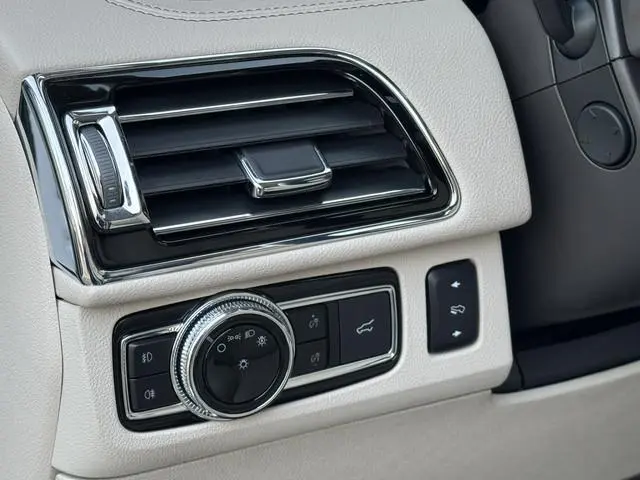 Lincoln Navigator