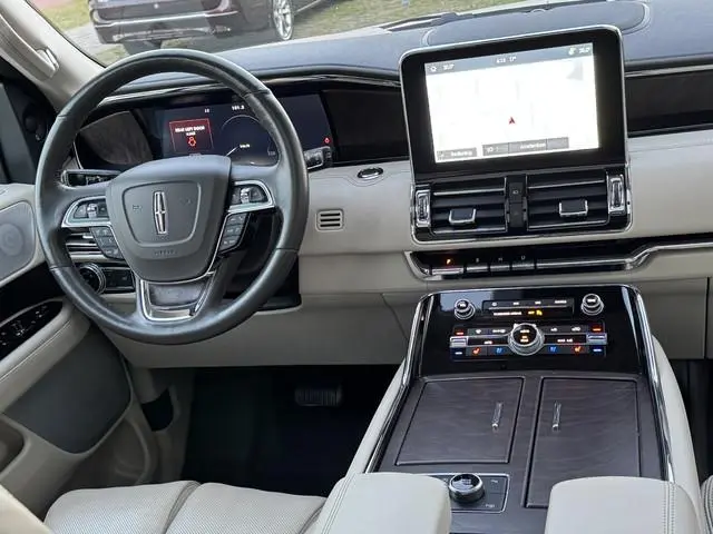 Lincoln Navigator