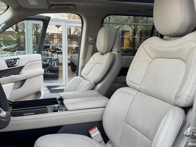 Lincoln Navigator
