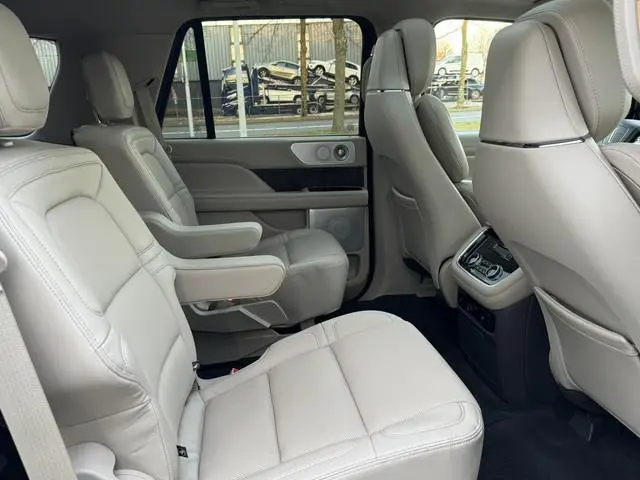 Lincoln Navigator