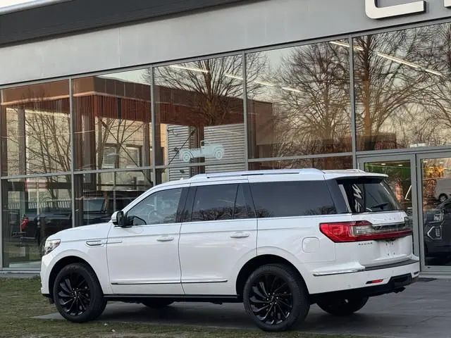 Lincoln Navigator