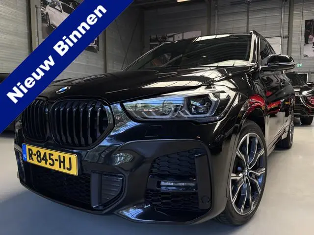 BMW X1 xDrive25e eDrive Edition M pakket, Adapt Cruise, Head up display, Pano, 19inch