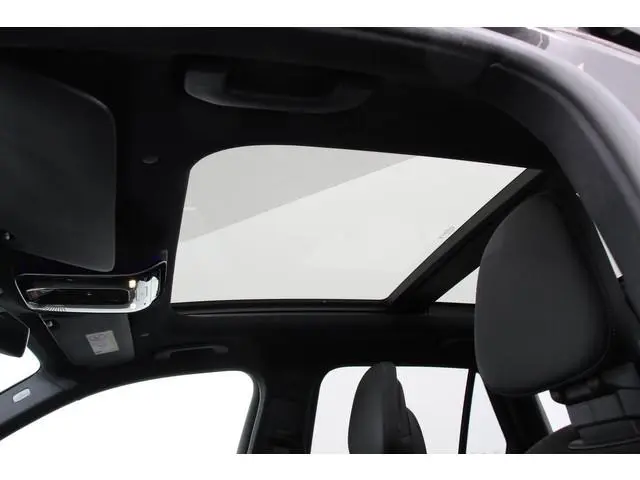 Mercedes-Benz GLC-klasse 400e 4MATIC AMG Line PHEV  Navigatie Panorama dak Lederen bekleding Camera...