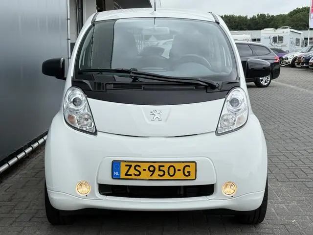 Peugeot iOn