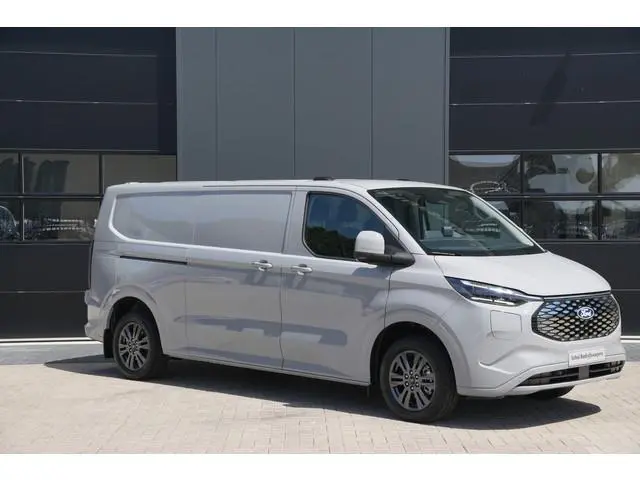 Ford E-Transit Custom 340 L2H1 Limited 71 kWh 218pk | 2x Schuif | DDS LED | 360 Camera | B&O | ACC |...