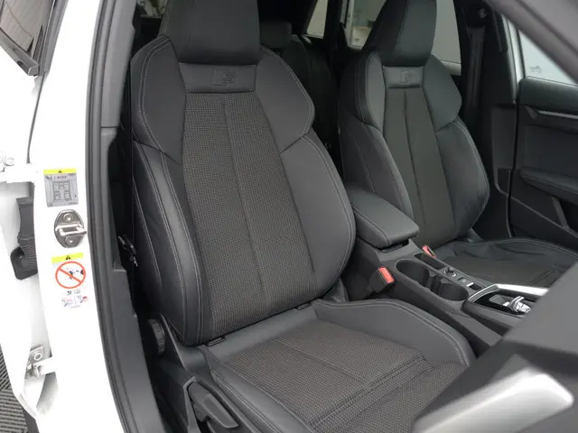 Audi A3 Sportback 45 TFSI e S edition Competition Aut- Carplay, Xenon Led, Ada Cruise, Dynamic Selec...