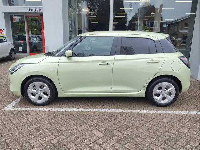 Suzuki Swift 1.2 SELECT SMART HYBRID AUTOM. Direct Leverbaar | Tot 10 JAAR GARANTIE! | Inclusief € 2...