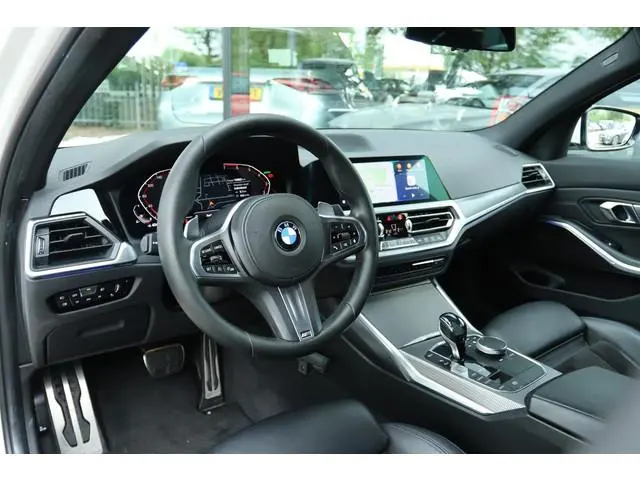 BMW 3-SERIE 320I EXECUTIVE EDITION M-SPORT | CARPLAY | HUD | NAVI | CRUISE | LED | STOELVERW. | AMBI...