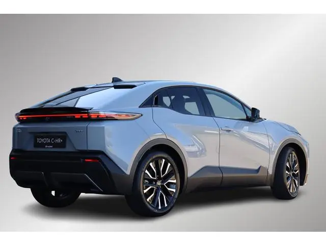 Toyota C-HR+ First Edition 77 kWh, Inruilpremie €3.000,- BSM, Apple Carplay/Android Auto, Stoel & St...