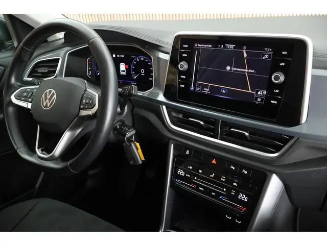 Volkswagen T-Roc 1.0 TSI 110pk Style Trekhaak LED Virtual Cockpit Navigatie