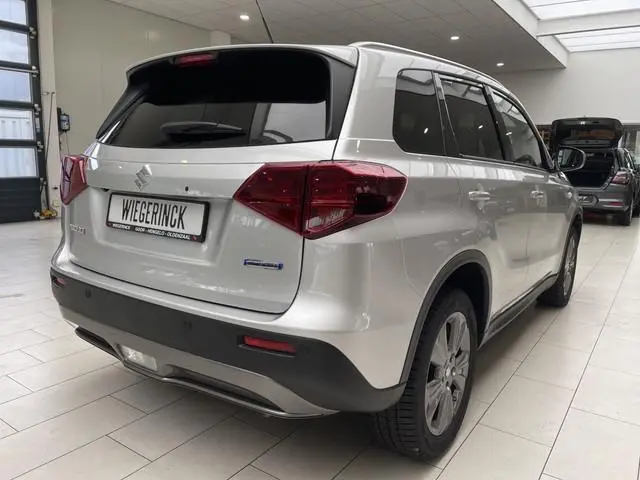 Suzuki Vitara 1.4 Boosterjet Hybride Select [ CAMERA I ADAPTIEVE CRUIS I STOELVERWARMING ]
