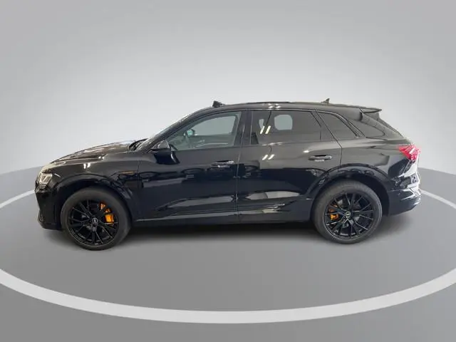 Audi e-tron 55 408pk Quattro S Edition 95 kWh · Panoramadak · Camera · Luchtvering · Apple/Android C...