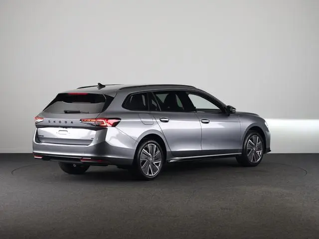Škoda Superb combi Sportline Business PHEV 1.5 TSI 204 pk 6 versn. DSG | Panoramadak | Trekhaak wegk...