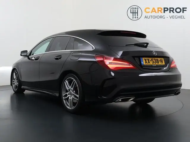 Mercedes-Benz CLA-klasse Shooting Brake 180 AMG Line | Camera | Navigatie | Stoelverwarming |