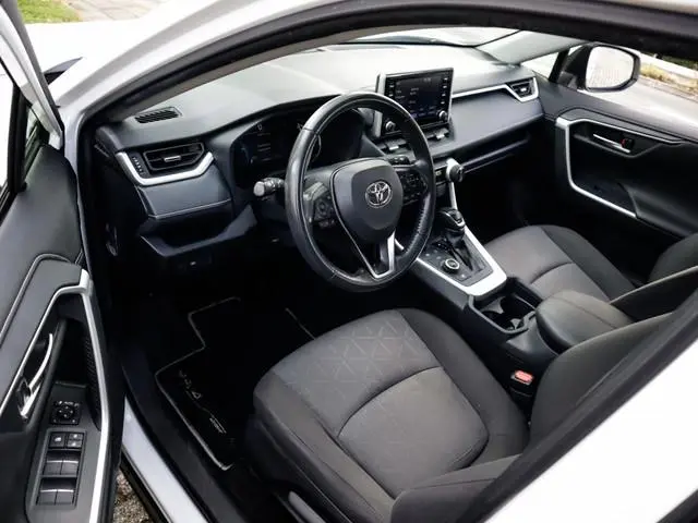 Toyota RAV4 2.5 Hybrid AWD Active 1e-Eig. & Dealer-Onderh. BOVAG-Garantie. NL-Auto.