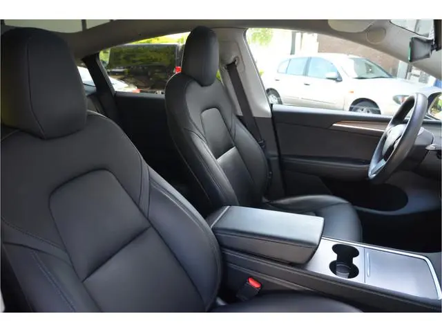 Tesla Model Y Long Range AWD 75 kWh Trekhaak (1.600kg), Autopilot3.0