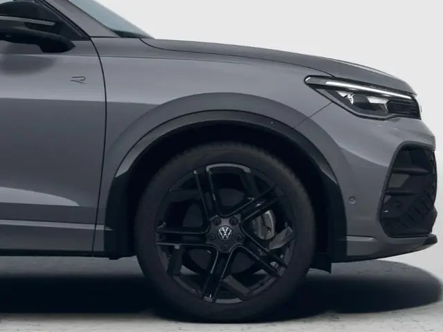 Volkswagen Tiguan R-Line Edition 1.5 eHybrid 272 PK 6 versn. DSG Achteruitrijcamera · Draadloze tele...