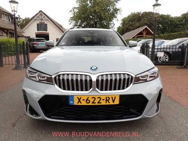 BMW 3-serie Touring 320e / TREKHAAK / FACELIFT WIDESCREEN / CARPLAY / SPORTSTOELEN