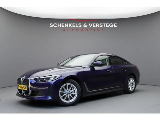 BMW i4 eDrive40 High Executive 84 kWh Driving assistant / BTW / Sportstoel verwarming