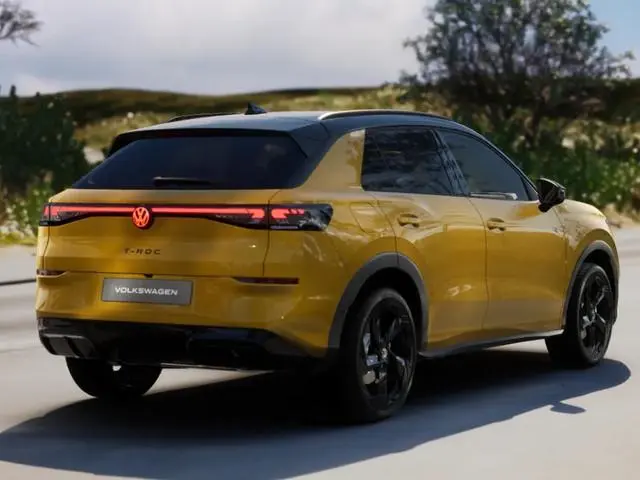 Volkswagen T-Roc R-Line Edition 1.5 Hybrid 170 PK 7 versn. DSG · Black Style Pakket · Interieur Pakk...