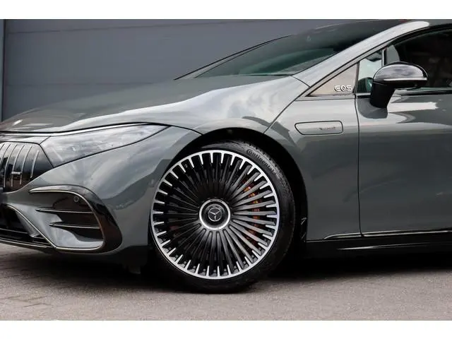 Mercedes-Benz EQS