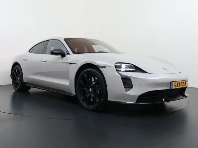 Porsche Taycan Turbo 93 kWh SOH 91% | SPORT CHRONO | HEAD-UP | CARBON PAKKET | ALCANTARA STOELEN + H...