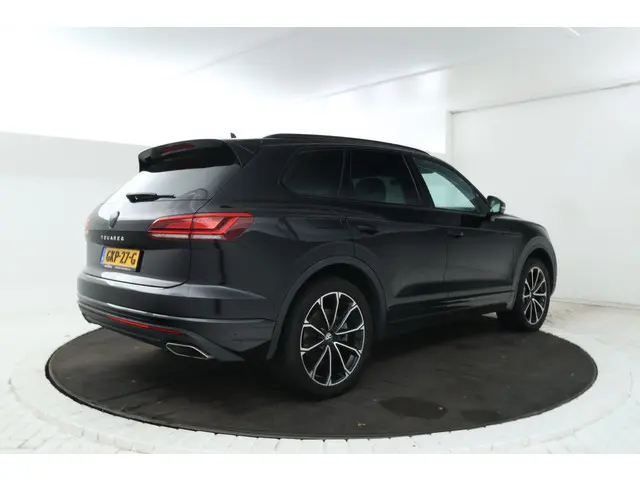 Volkswagen Touareg 3.0 TSi eHybrid 4MOTION FULL BLACK! Navi, leer,