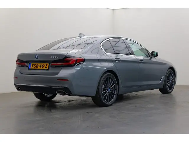 BMW 5-serie 530e Luxury line | Luxury Line | Memory seats | Nieuwe all-season banden
