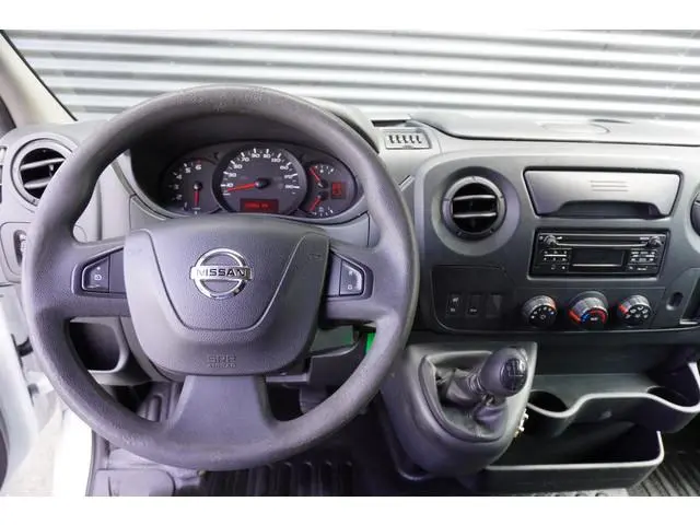 Nissan NV400