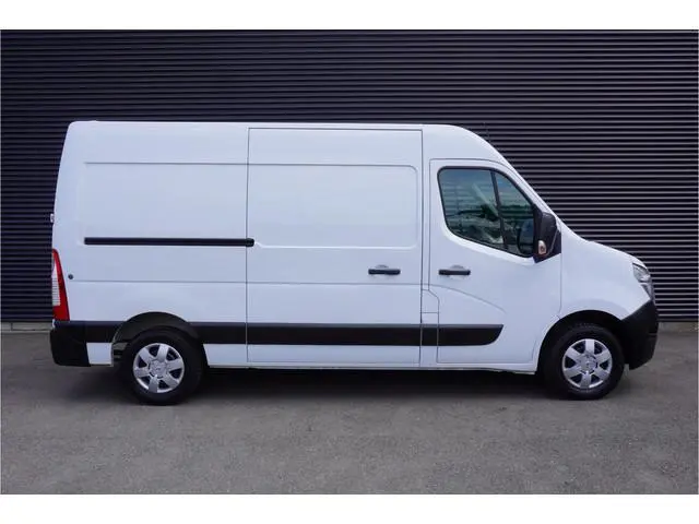 Nissan NV400