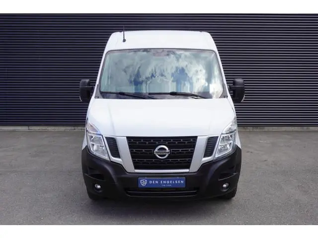 Nissan NV400