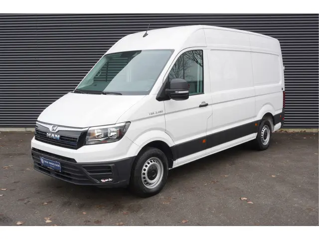 MAN TGE 140pk Automaat L3H3/L2H2 Apple Carplay Camera Parkeersensoren Cruise control Airco Multifunc...