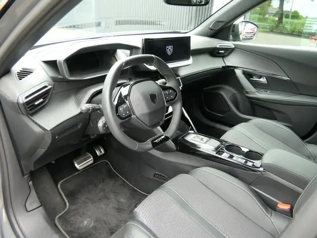 Peugeot e-2008 EV GT 54 kWh | 100% elektrisch | Apple Carplay /Android auto | Camera