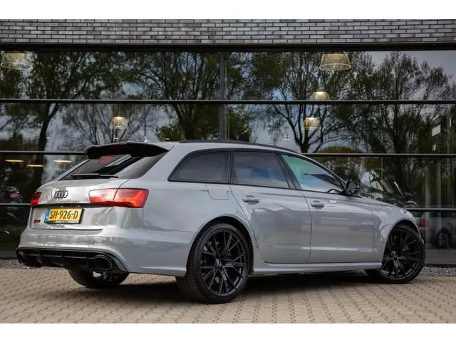 Audi RS6 Avant 4.0 TFSI RS 6 quattro perfomance Origineel NL, Keramisch, Panoramadak, Adap. cruise,