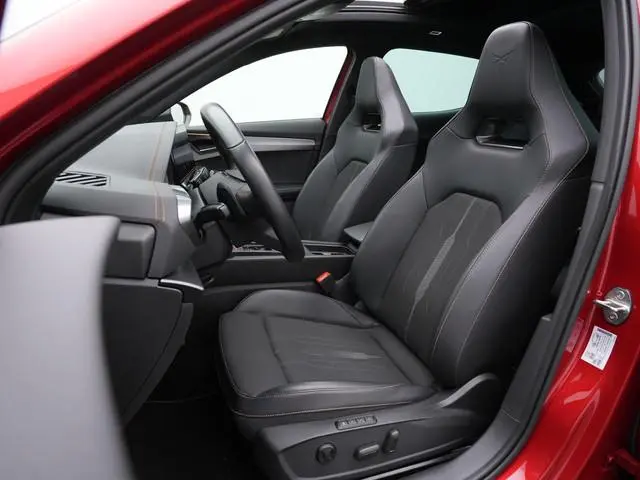 CUPRA Formentor 1.4 e-Hybrid 204 pk | Panoramadak | Trekhaak | Geheugenstoel | Achteruitrijcamera |...