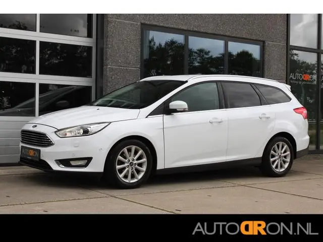 Ford Focus Wagon 1.0 Ecoboost 125 Pk Titanium Edition HalfLeder Stuurverwarming Nieuwe Distributieri...