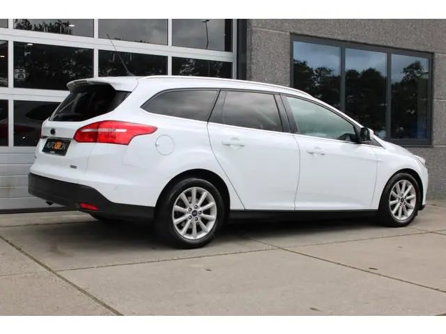 Ford Focus Wagon 1.0 Ecoboost 125 Pk Titanium Edition HalfLeder Stuurverwarming Nieuwe Distributieri...