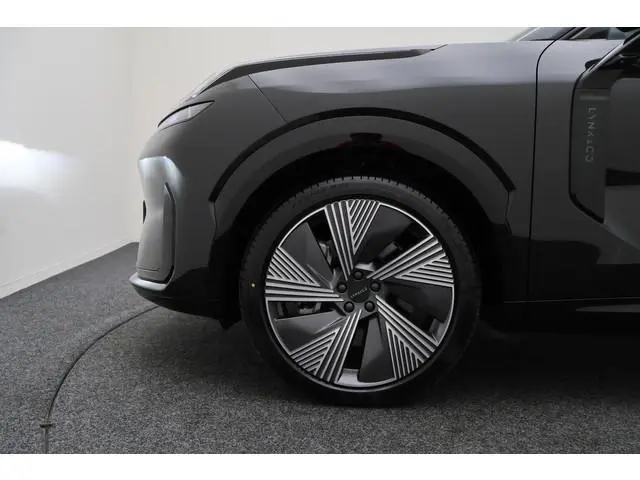Lynk & Co 08