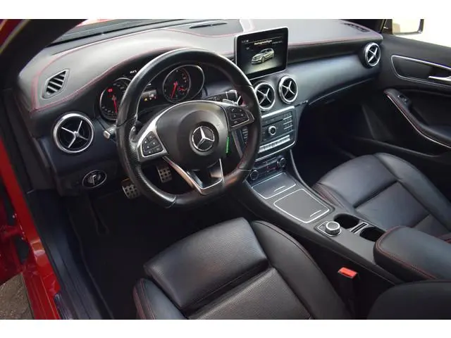 Mercedes-Benz A-klasse 250 Sport Ambition AMG/LED/Stoelverw/NAV/Leder/