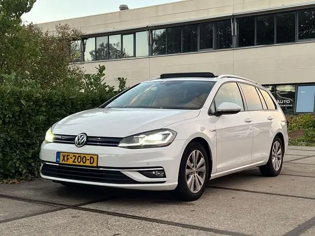 Volkswagen Golf Variant 1.5 TSI Comfortline Business |PANO|STOELVERW.|NAVI|CARPLAY|EXTRA SET BANDEN/...