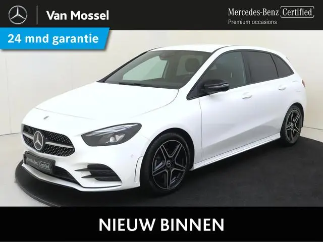 Mercedes-Benz B-klasse 180 Business Solution AMG Parkeercamera / Nightpakket / Sfeerverlichting / St...