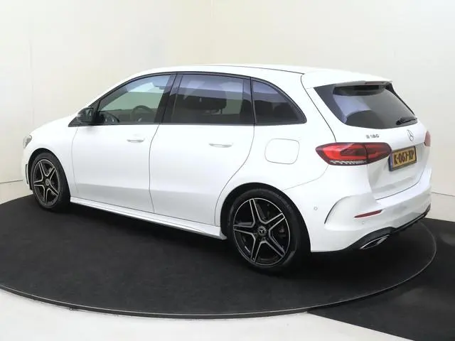 Mercedes-Benz B-klasse 180 Business Solution AMG Parkeercamera / Nightpakket / Sfeerverlichting / St...