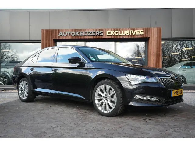 Skoda Superb 1.5 TSI ACT Business Edition Adaptieve Cruise Virtual Dash Leer Alcantara