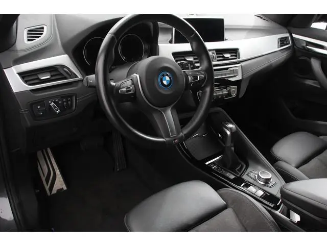 BMW X1 xDrive25e M-Sport PHEV 221pk Shadow Line Climate Control Cruise Control Camera Parkeer sensor...