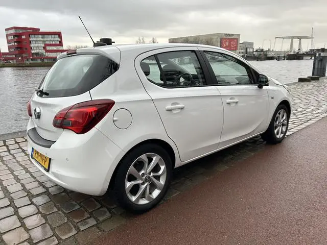 Opel Corsa 1.4 Online Edition 5 deurs Airco Navi Cruise
