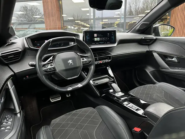 Peugeot e-208 EV GT Pack 50 kWh Panoramadak Stoelverw. Carplay Alcantara Keyless
